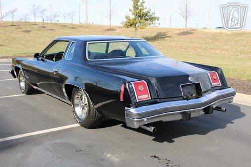 1977 Pontiac Grand Prix Base