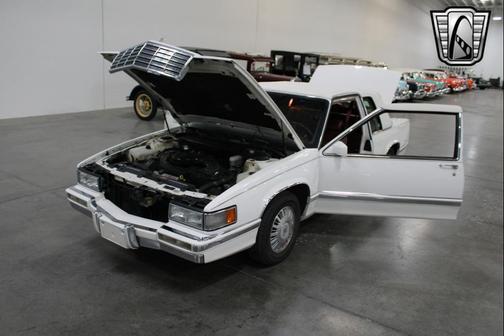 1992 Cadillac DeVille Base