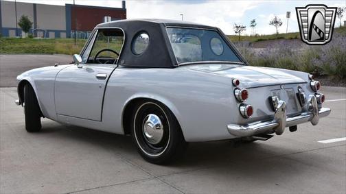 Photo 3 of 99 of 1969 Datsun 1600 Roadster