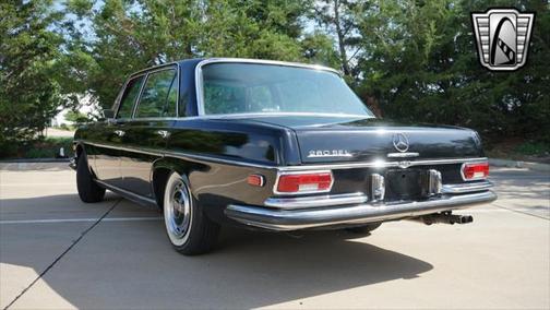 1969 Mercedes-Benz 280SE Base