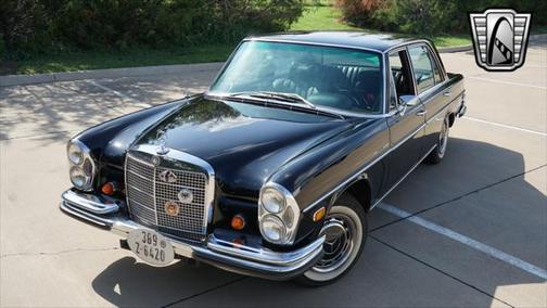 1969 Mercedes-Benz 280SE Base