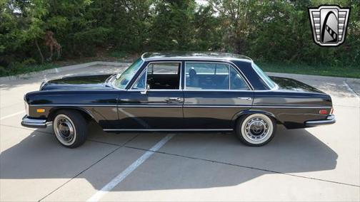 1969 Mercedes-Benz 280SE Base
