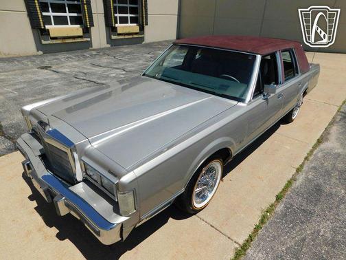 1988 Lincoln Town Car Signature