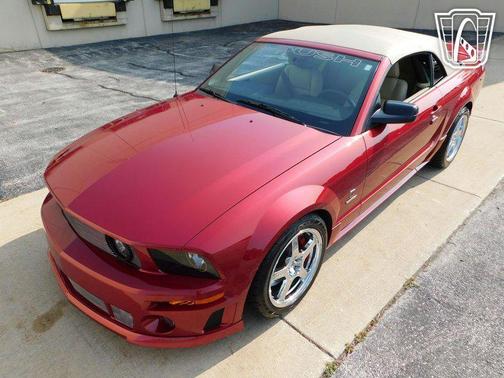 2005 Ford Mustang GT Premium