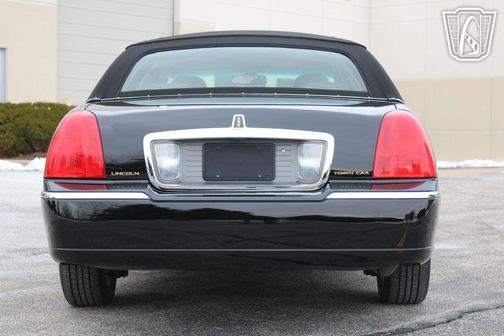 2006 Lincoln Town Car Signature