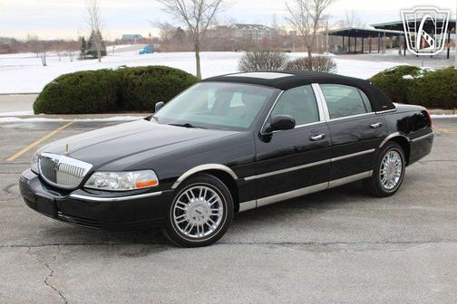 2006 Lincoln Town Car Signature