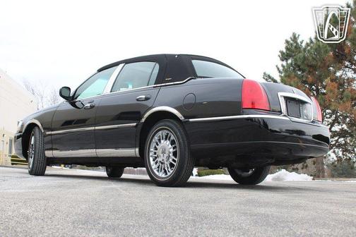 2006 Lincoln Town Car Signature