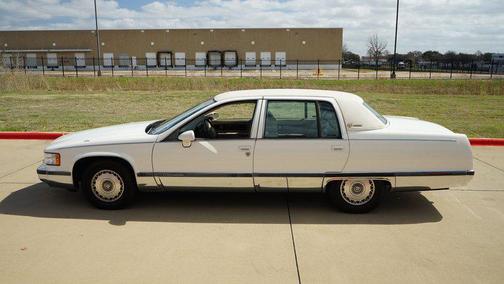 1993 Cadillac Fleetwood Standard