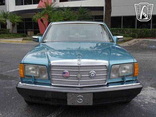 1991 Mercedes-Benz S-Class 300SE
