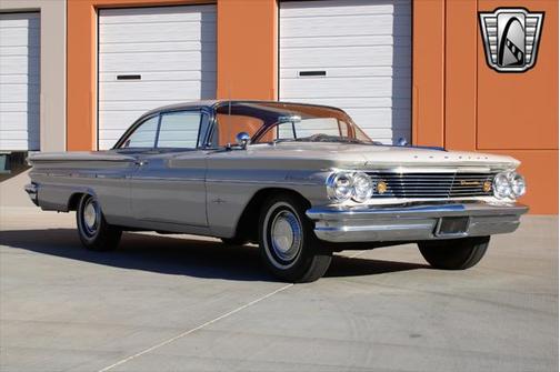 1960 Pontiac Bonneville 