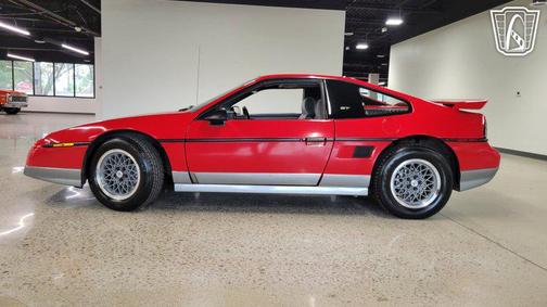 Red 1986 Pontiac Fiero