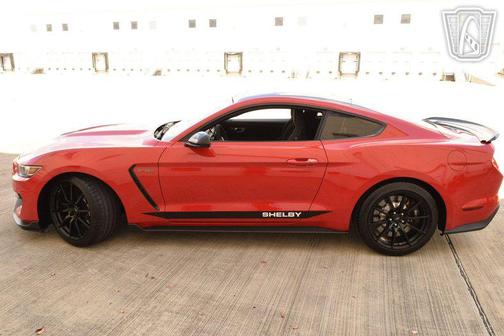 2017 Ford Shelby GT350 Base