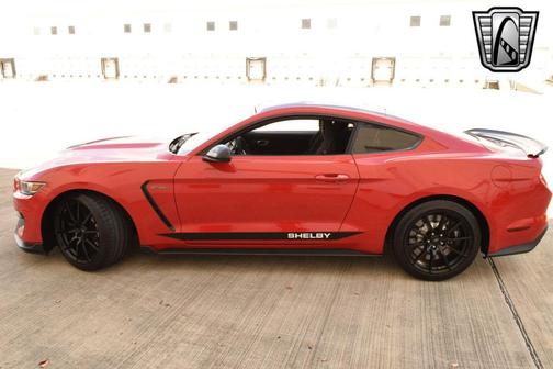 2017 Ford Shelby GT350 Base