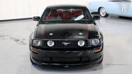 Black Clearcoat 2005 Ford Mustang GT