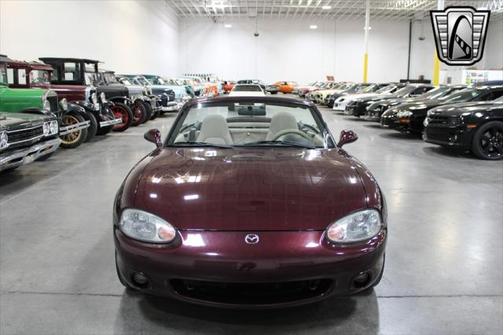 2000 Mazda MX-5 Miata