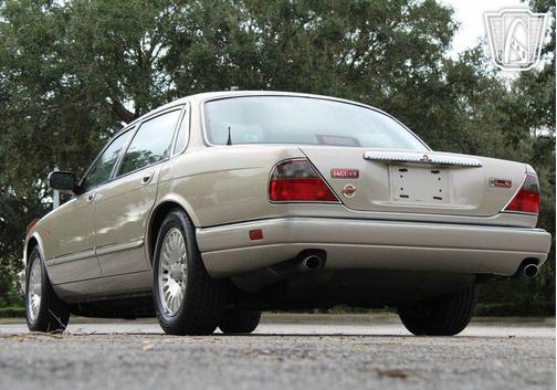 1997 Jaguar XJ Vanden Plas