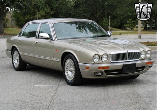 1997 Jaguar XJ Vanden Plas