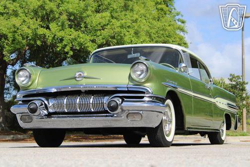 1957 Pontiac Star Chief 