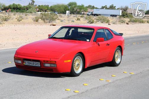 1985 Porsche 944 