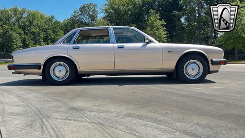 1993 Jaguar XJ6 