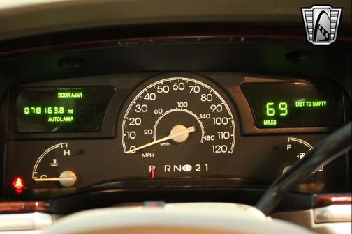 2003 Lincoln Town Car Executive