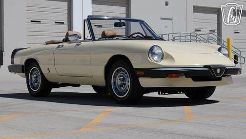 1985 Alfa Romeo Spider Graduate Convertible
