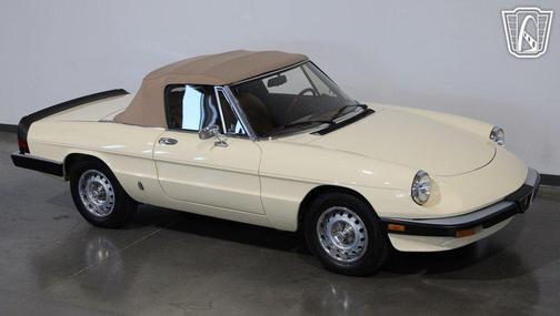1985 Alfa Romeo Spider Graduate Convertible