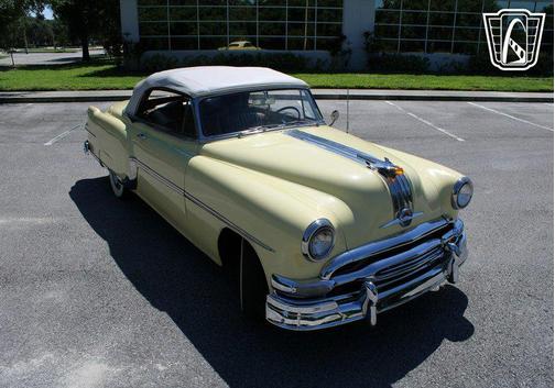 1954 Pontiac Star Chief 