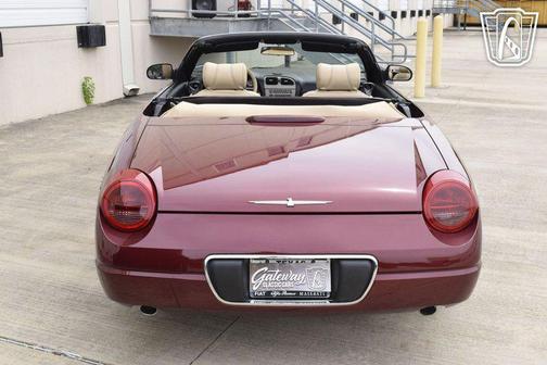 2004 Ford Thunderbird Base