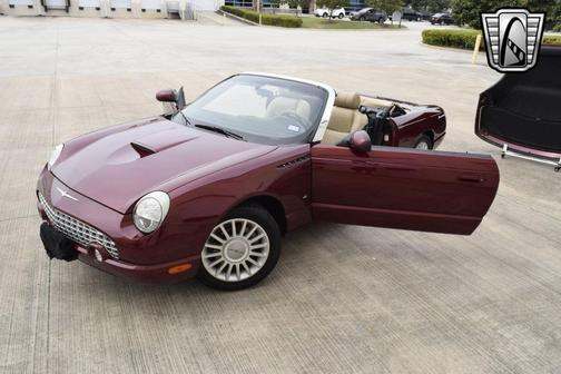 2004 Ford Thunderbird Base