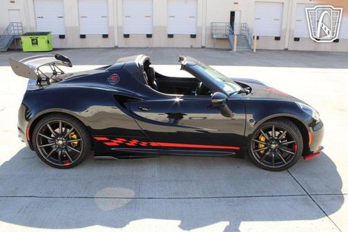 2016 Alfa Romeo 4C Spider Base