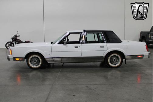 1989 Lincoln Town Car Signature