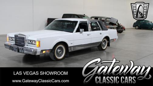 1989 Lincoln Town Car Signature