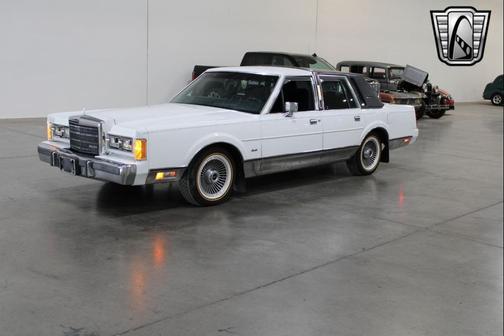 1989 Lincoln Town Car Signature