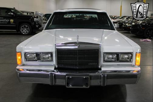 1989 Lincoln Town Car Signature