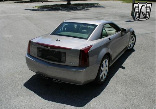 2005 Cadillac XLR Base