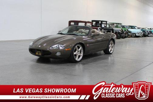 2001 Jaguar XKR Base