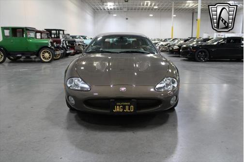 2001 Jaguar XKR Base