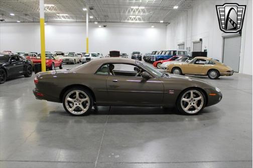 2001 Jaguar XKR Base