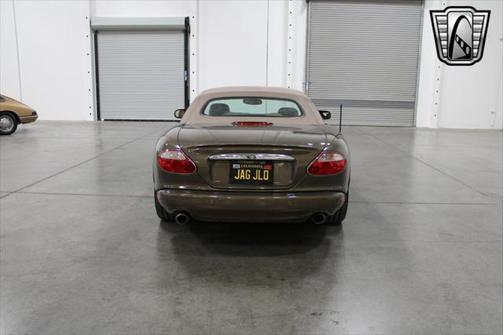 2001 Jaguar XKR Base