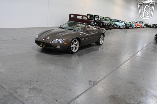 2001 Jaguar XKR Base