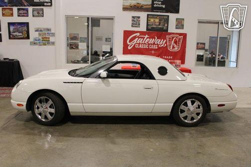 2002 Ford Thunderbird Base