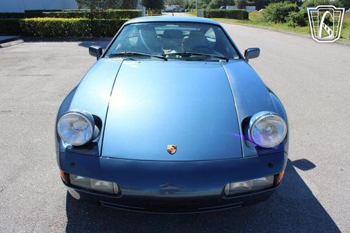 Blue 1989 Porsche 928
