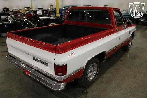 Red/white 1986 Chevrolet Pickup Truck Base