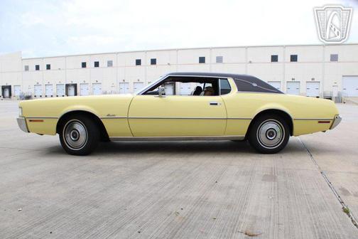 YELLOW 1972 Ford Thunderbird Base