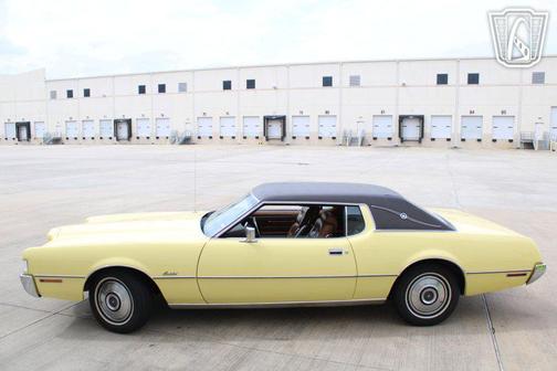 YELLOW 1972 Ford Thunderbird Base