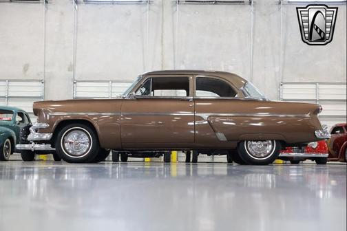 1954 Ford Crestline