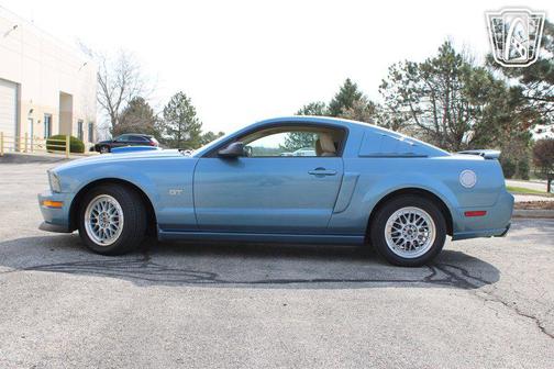 2006 Ford Mustang Base