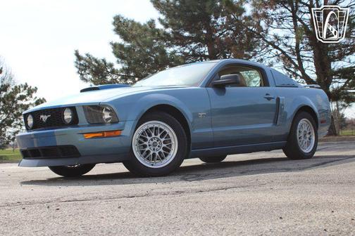 2006 Ford Mustang Base