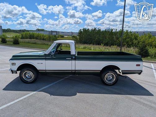 Olive green / White 1972 Chevrolet C10/K10 Base